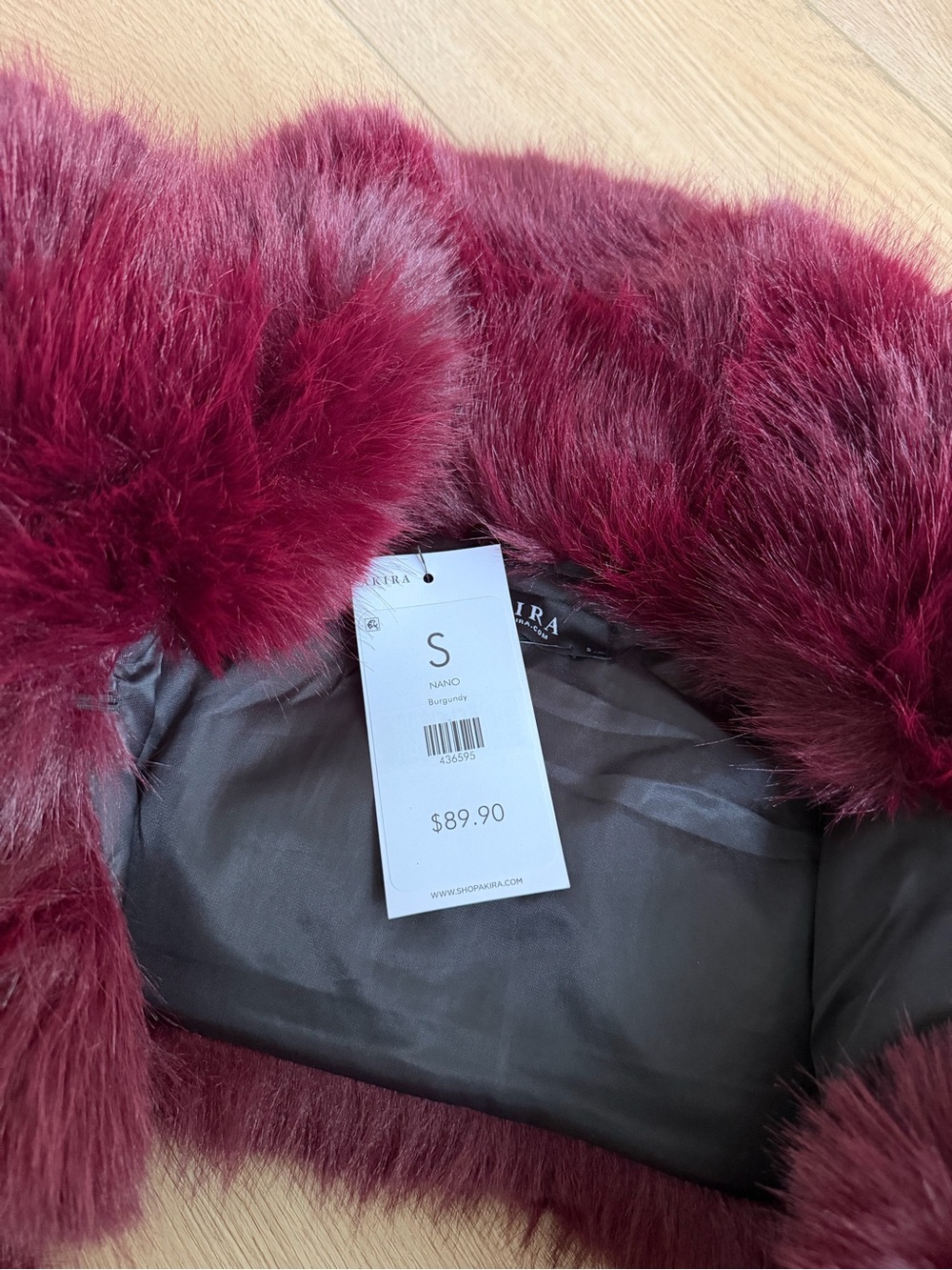 Akira LEILA ULTRA CROP FAUX FUR IN BURGUNDY small - Picture 5 of 5